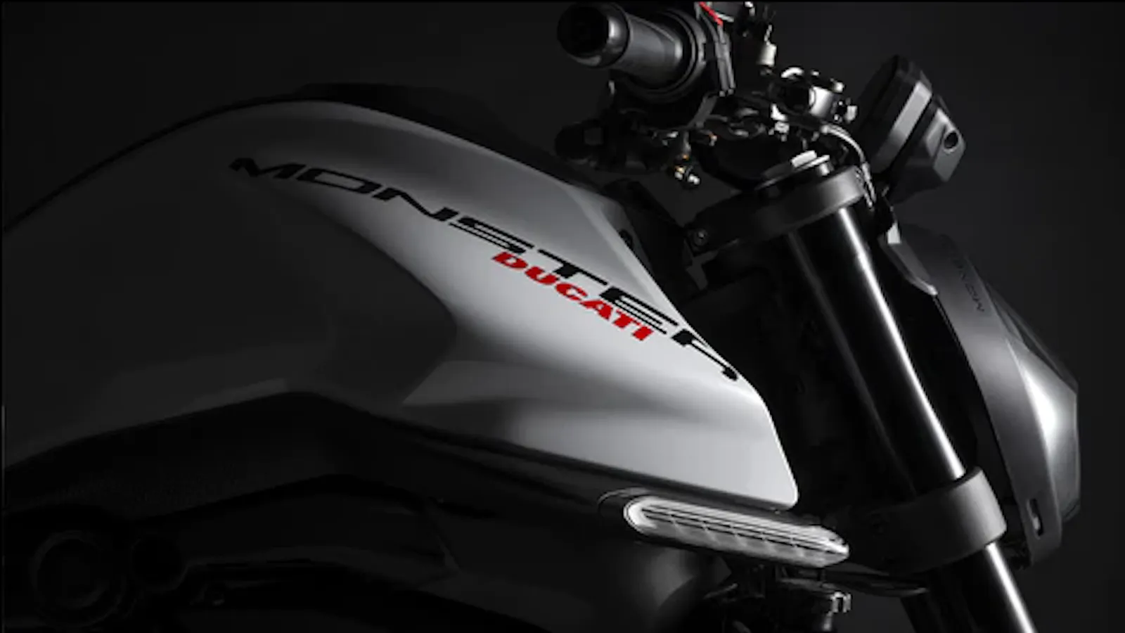 2024 Ducati Monster+ : Especificações e Guia