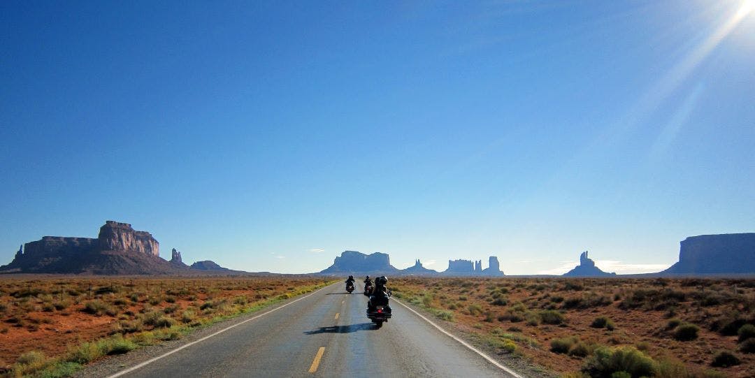 scenic picture of motorcycles riding on a highway in arizona top 10 motorcycle rides in arizona