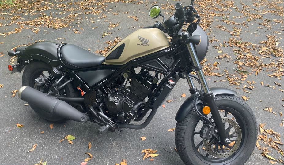 picture of an example of a beginner motorcycle a 2020 Honda Rebel 300 ABS currently for rent with Riders Share in Tennessee