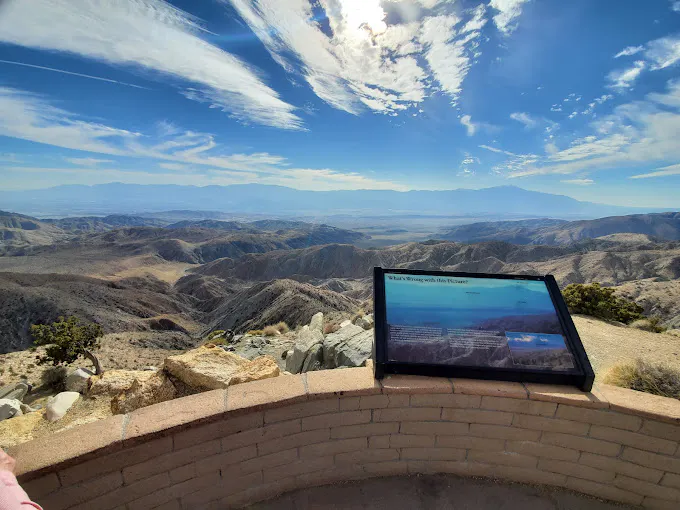 vista do Parque Nacional Joshua Tree de um mirante