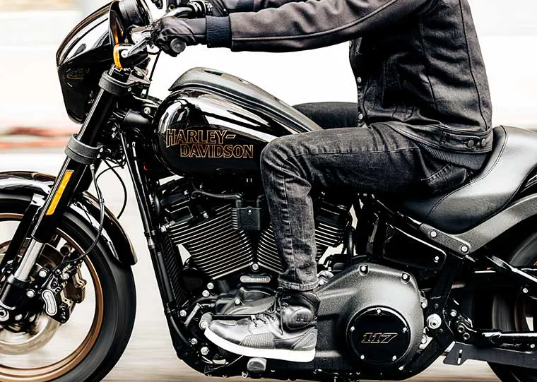 Motocicleta Harley-Davidson en Orange County, California.