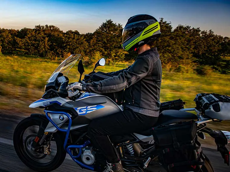 Motorcicleta BMW en Riverside, California.