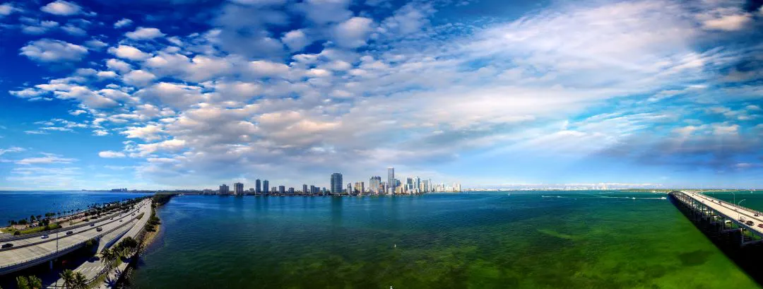 Bild von Miami vom Rickenbacker Causeway auf dem Weg nach Miami