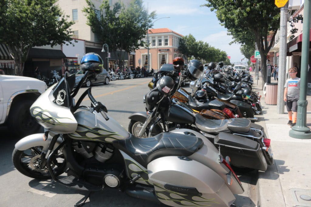 hollister motorcycle rally, motorcycle rally, american biker, hollister residents