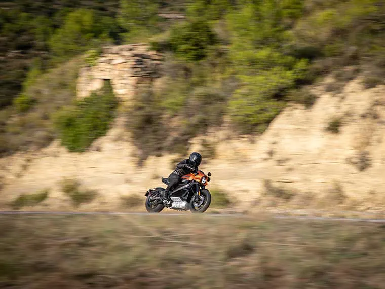 Aluguel de motocicleta Harley-Davidson.