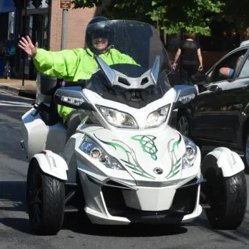 Únete a este evento de motociclismo femenino premiere con sus características paseos