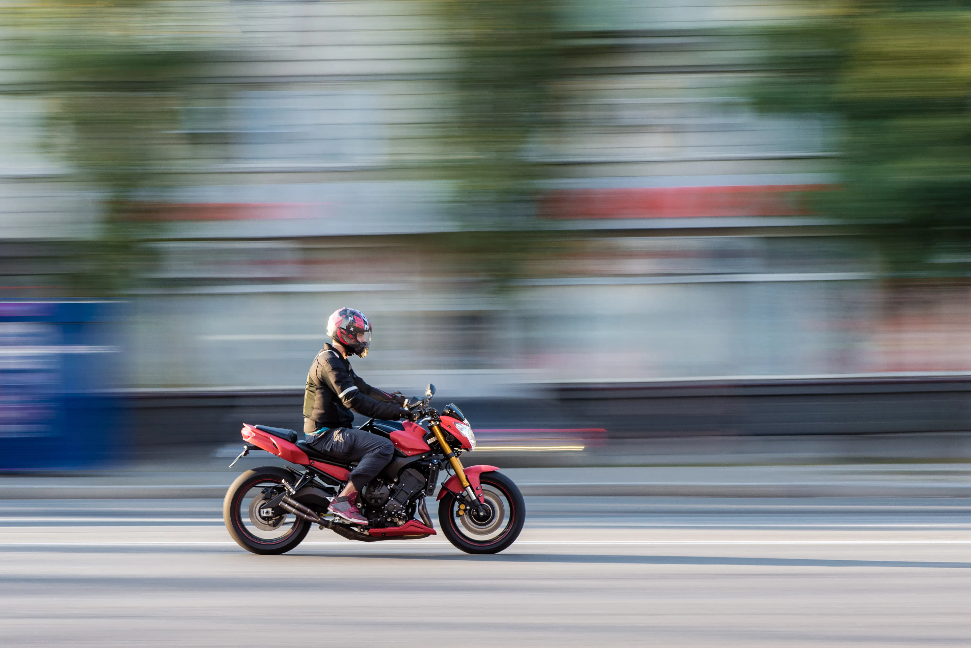 image of rider on a motorcycle - motorcycle rental in dallas, compare dallas motorcycle rental shops with Riders Share