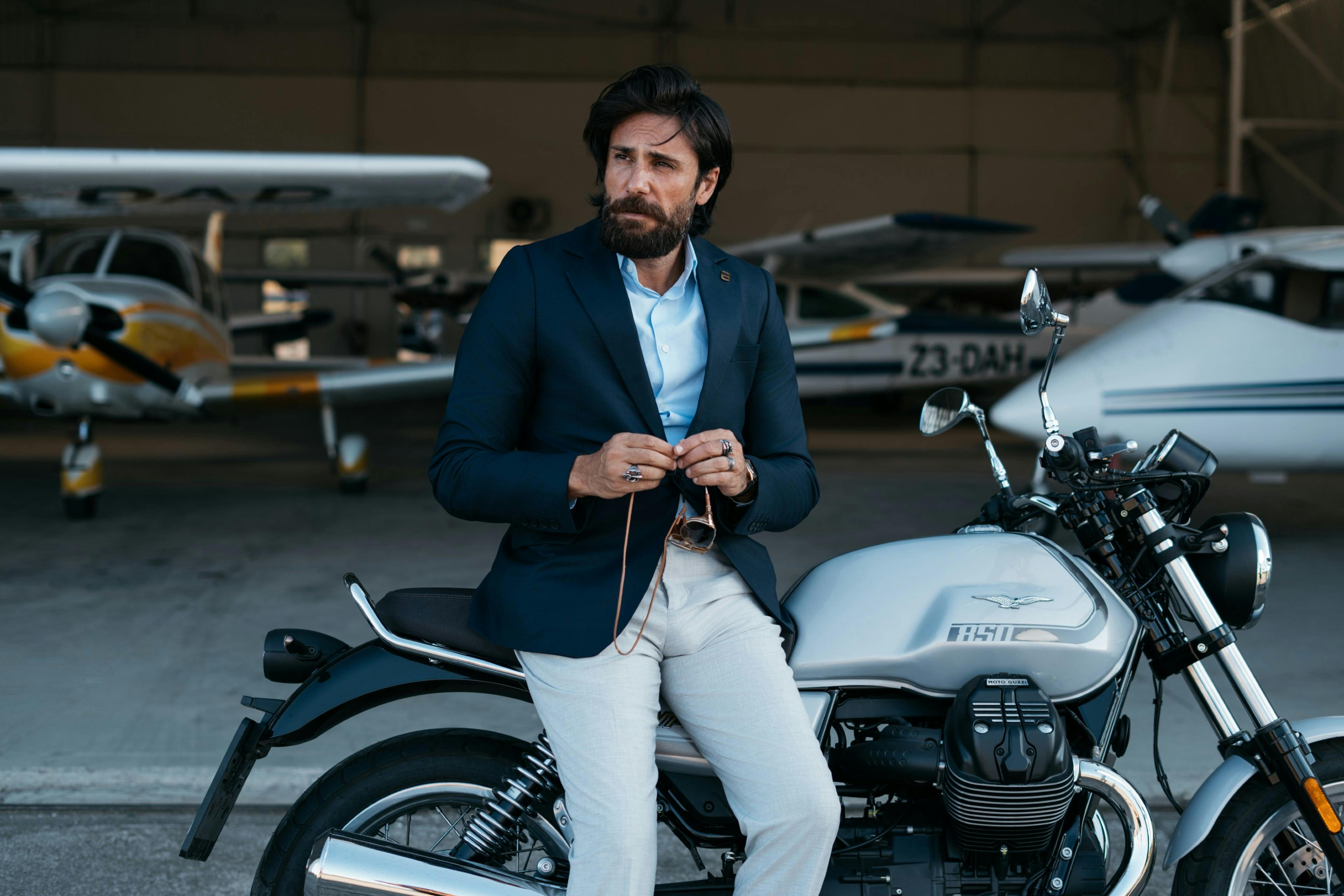 Transform your commute with the Brummell Blazer, the first stylish motorcycle gear that protects and impresses.