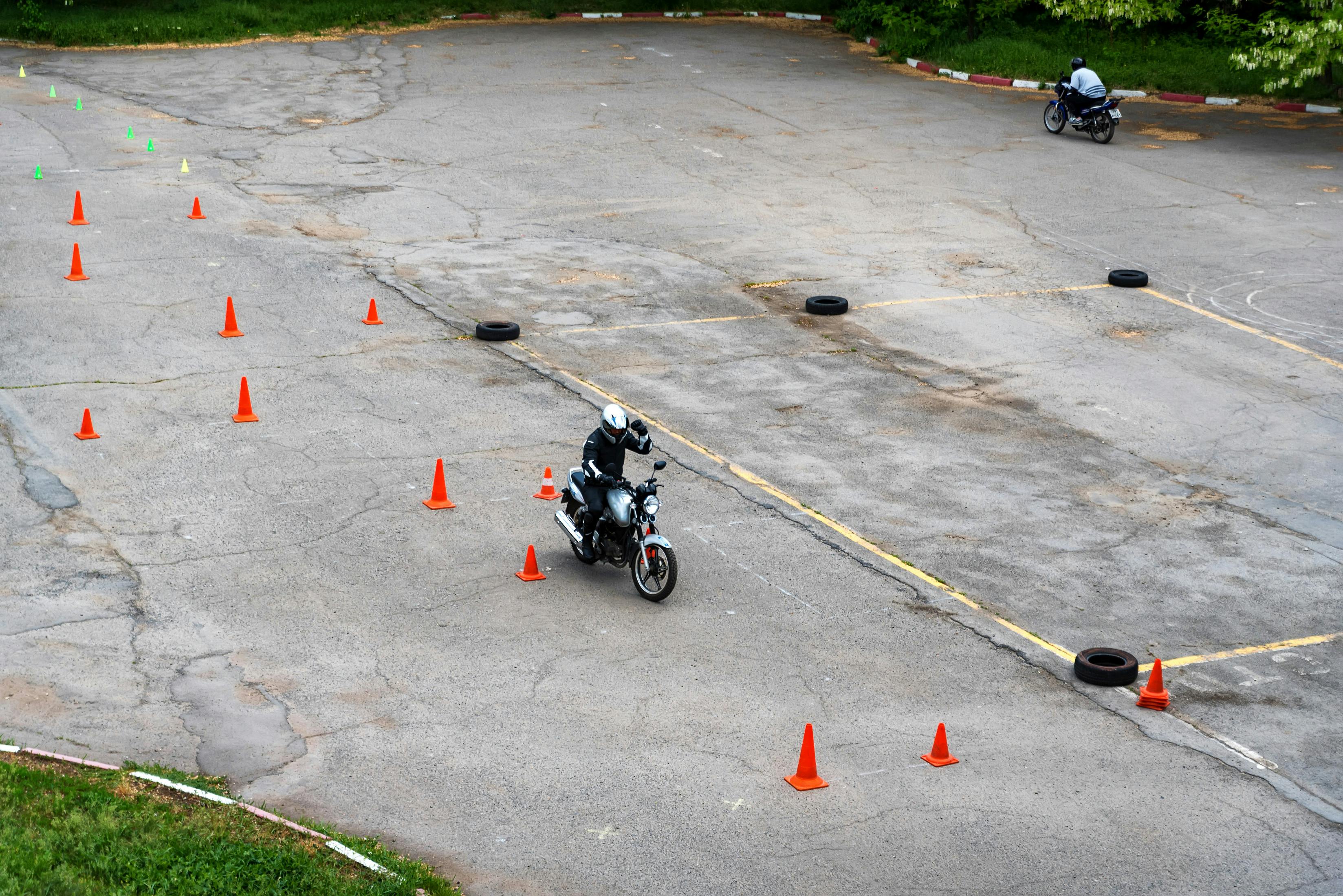 picture of a motorcycle rider on a motorcycle safety course beginners guide to motorcycles 101