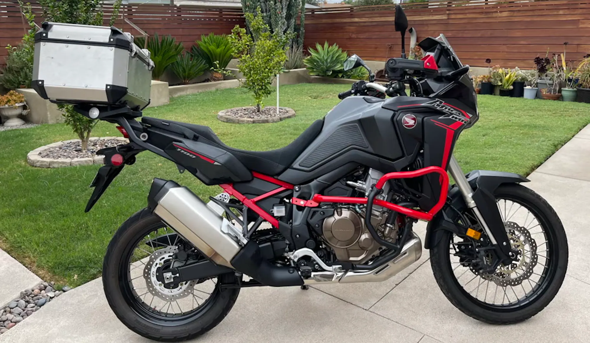 honda africa twin para alquilar con viajes compartidos de motoristas en san diego