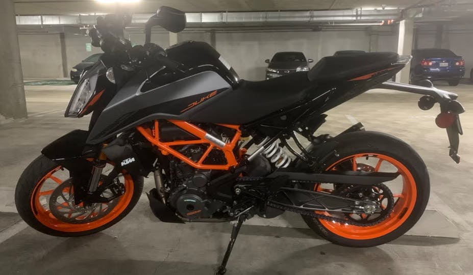 KTM 390 duke motorcycle for rent with Riders Share in san diego