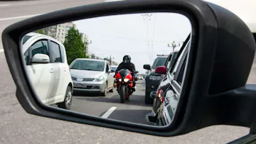 Lane Splitting Laws by State 2025: Where It's Legal + Filtering Rules