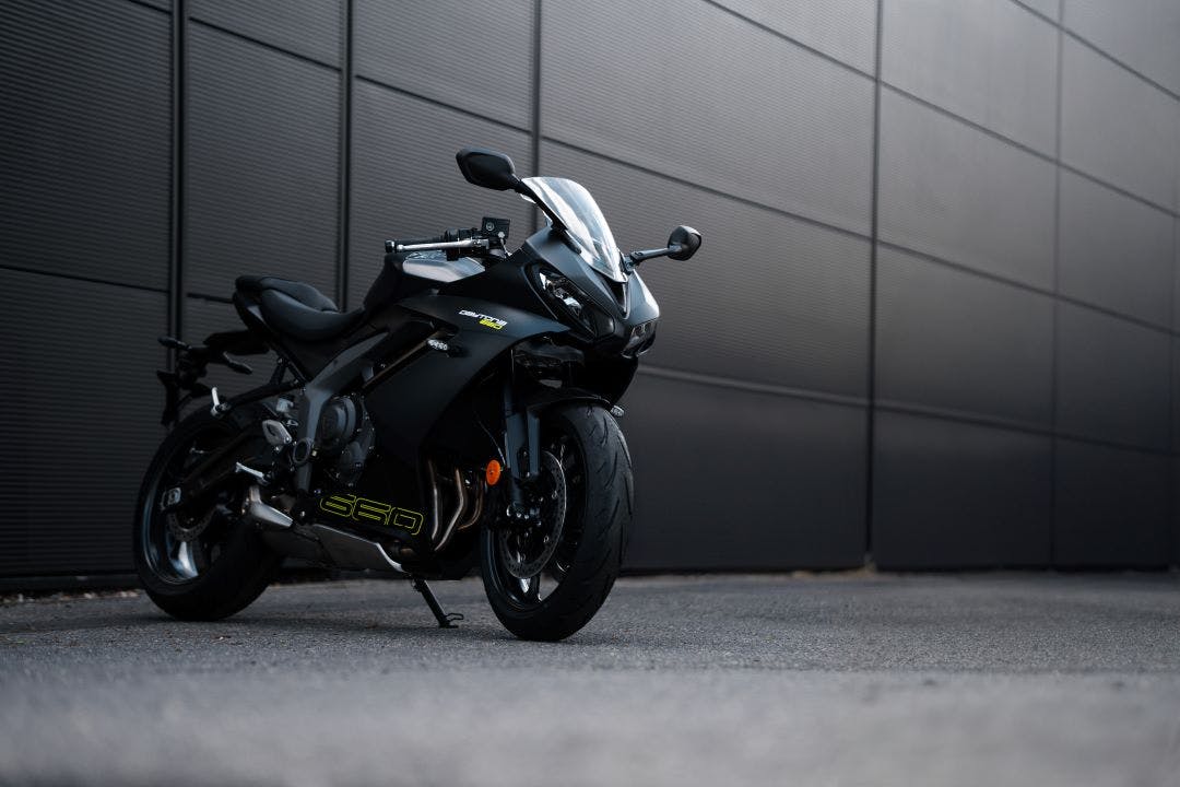 Triumph Daytona 660 sports motorbike, black motorcycle The Best 600c Sport Bikes of 2024-2025