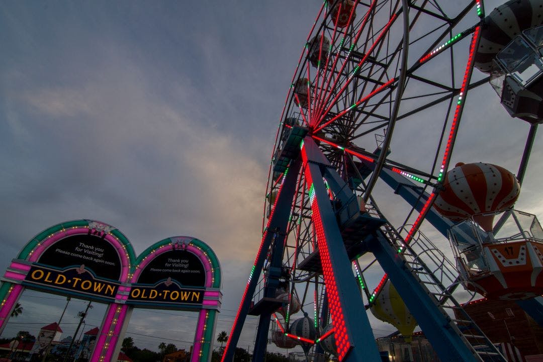 Old Town Ferris Wheel 13 Day Trips to-and-from Daytona Beach