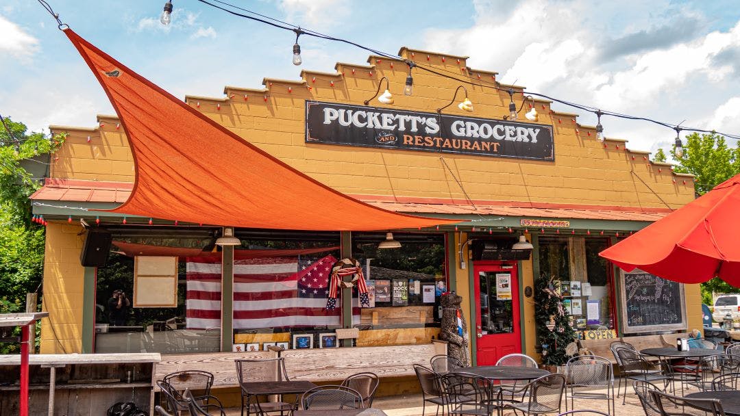 Grocery and restaurant at Leipers Fork in Tennessee Your Guide to an Unforgettable Tennessee Road Trip