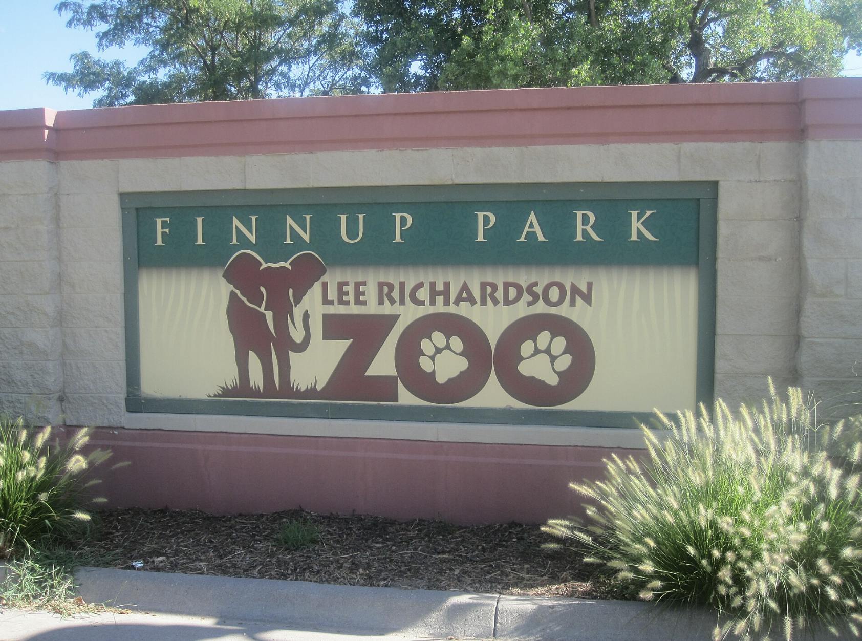 wiki image of lee richardson zoo sign