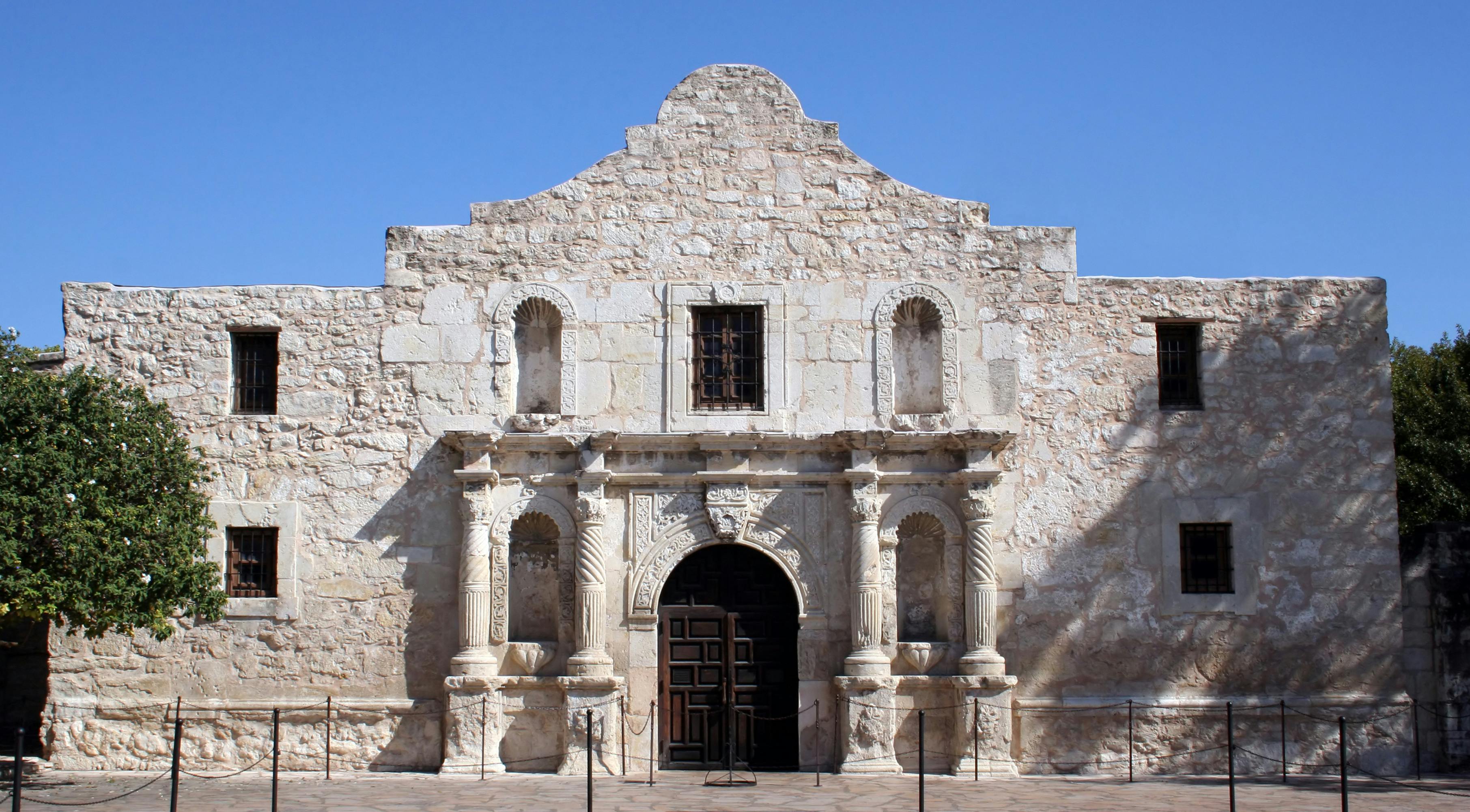 image of the alamo in san antonio