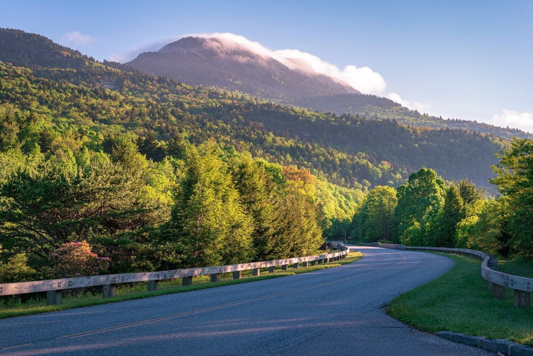 Beautiful scenery Grandfather Mountain from Blue Ridge Parkway, North Carolina 5 Late-Summer Motorcycle Getaways to Maximize The Season