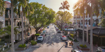 image of street in Naples, FL - browse motorcycles rentals in naples, fl with Riders Share