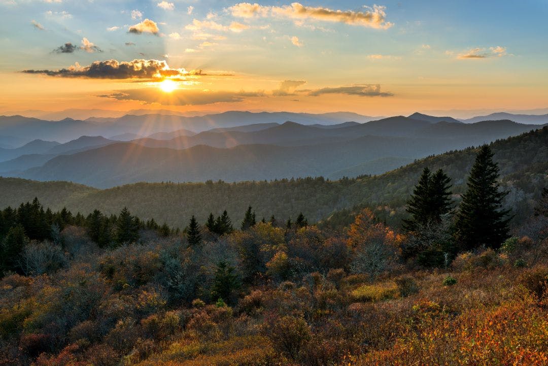 blue ridge mountains scenic sunset Blue Ridge Parkway Motorcycle Guide | 469-Mile Route