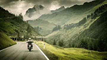 BMW GS Rental Guide: Where to Find R1250GS, R1300GS & Adventure Bikes