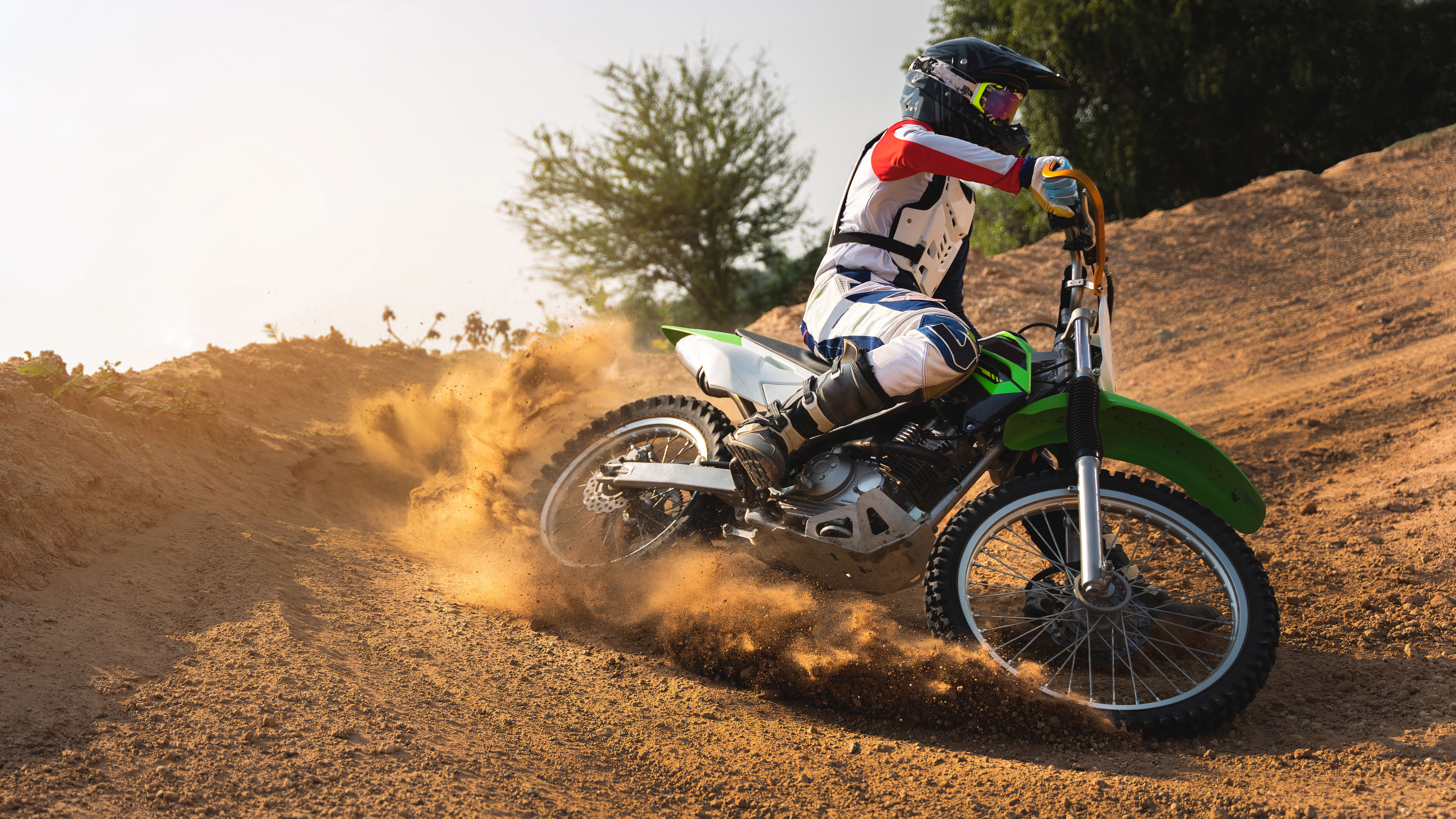 image of rider on dirt bike - browse dirt bike rentals on Riders Share