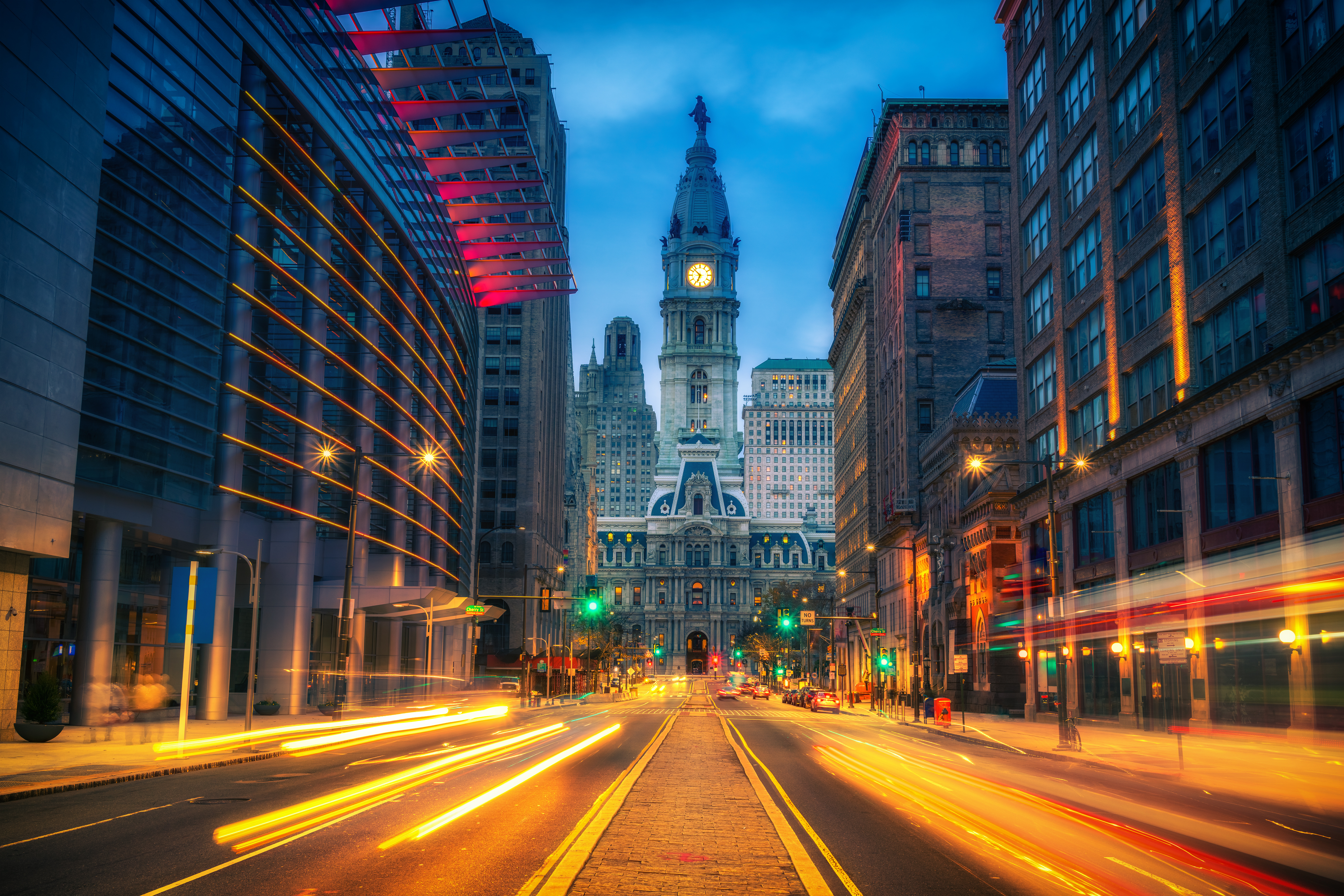 image of philly's city hall road - browse philadelphia motorcycle rentals on Riders Share
