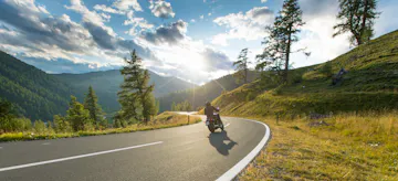 Mejores paseos en motocicleta cerca de Mesa, Arizona 2026: rutas desérticas, pasos montañosos y bucles panorámicos