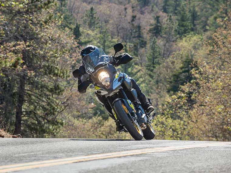 Motocicleta Suzuki en el sur de California.