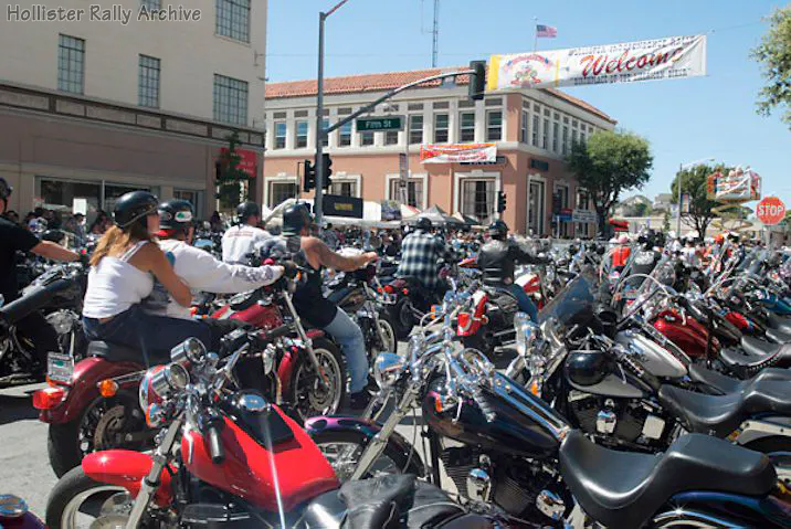 san benito street, rally apresenta motocicletas magníficas, rali de motocicletas de julho