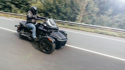 2022 Yamaha Tracer 9 GT Motorcycle Rental in Buda, TX m-ej84yme