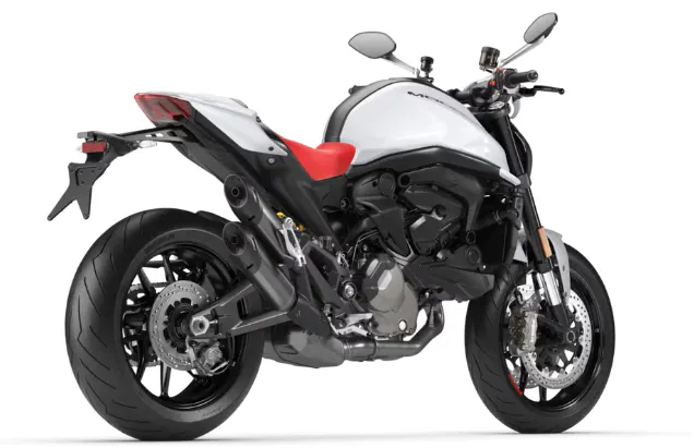 vista lateral traseira de uma ducati monster plus 2024 guia e especificações da nova motocicleta ducati monster plus 2024