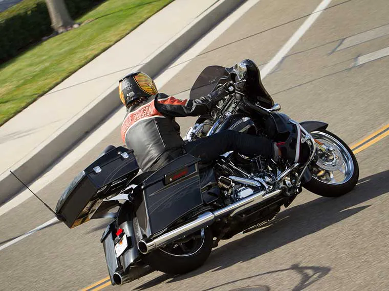 Harley-Davidson circulando en Las Vegas, Nevada.