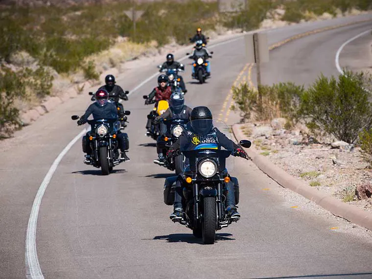 as melhores passeios de motocicleta em Las Vegas com um aluguel de moto da Riders Share, uma empresa de aluguel de motocicletas peer-to-peer