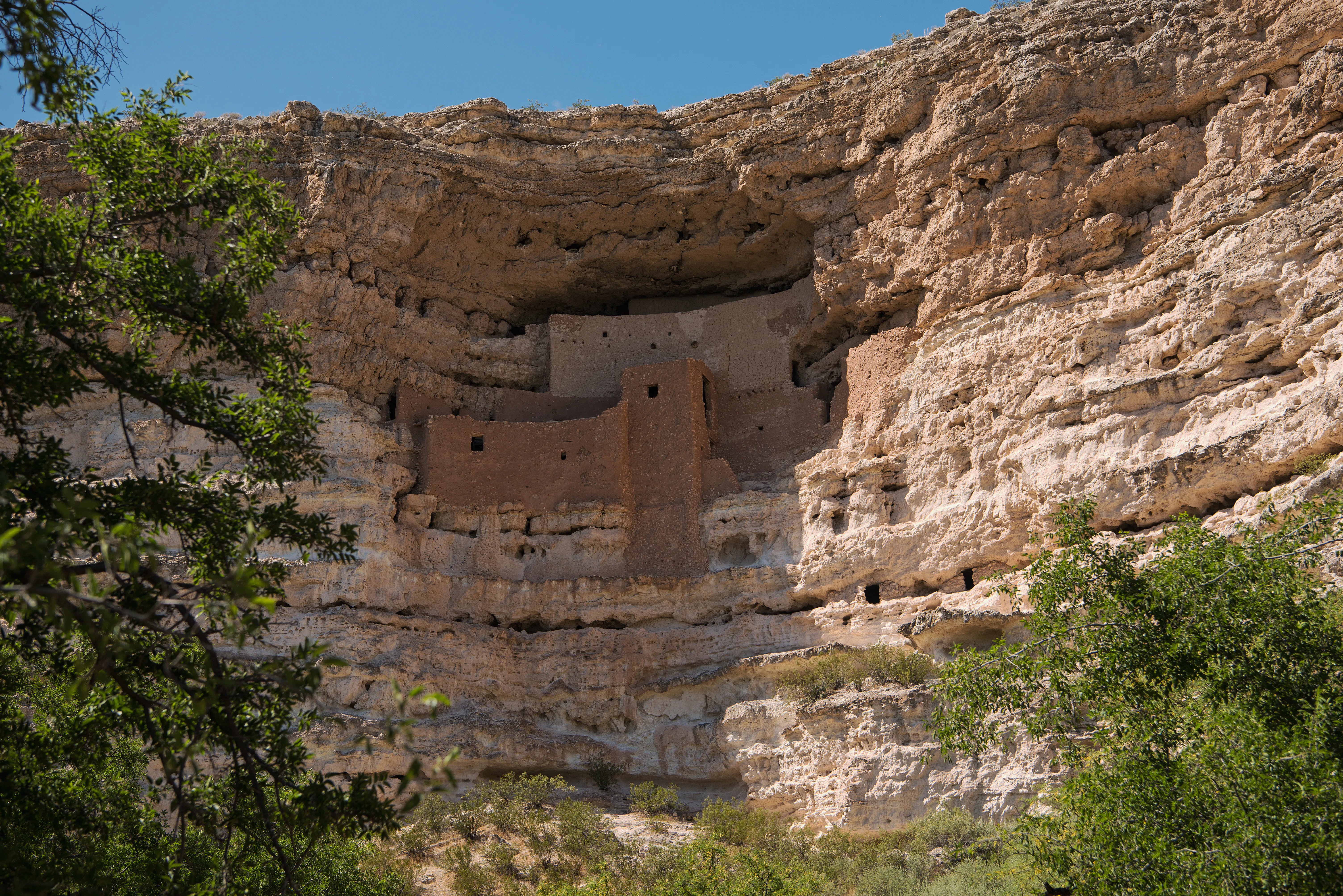 Parada en el Montezuma Castle National Monument durante un viaje por carretera de Las Vegas a Phoenix