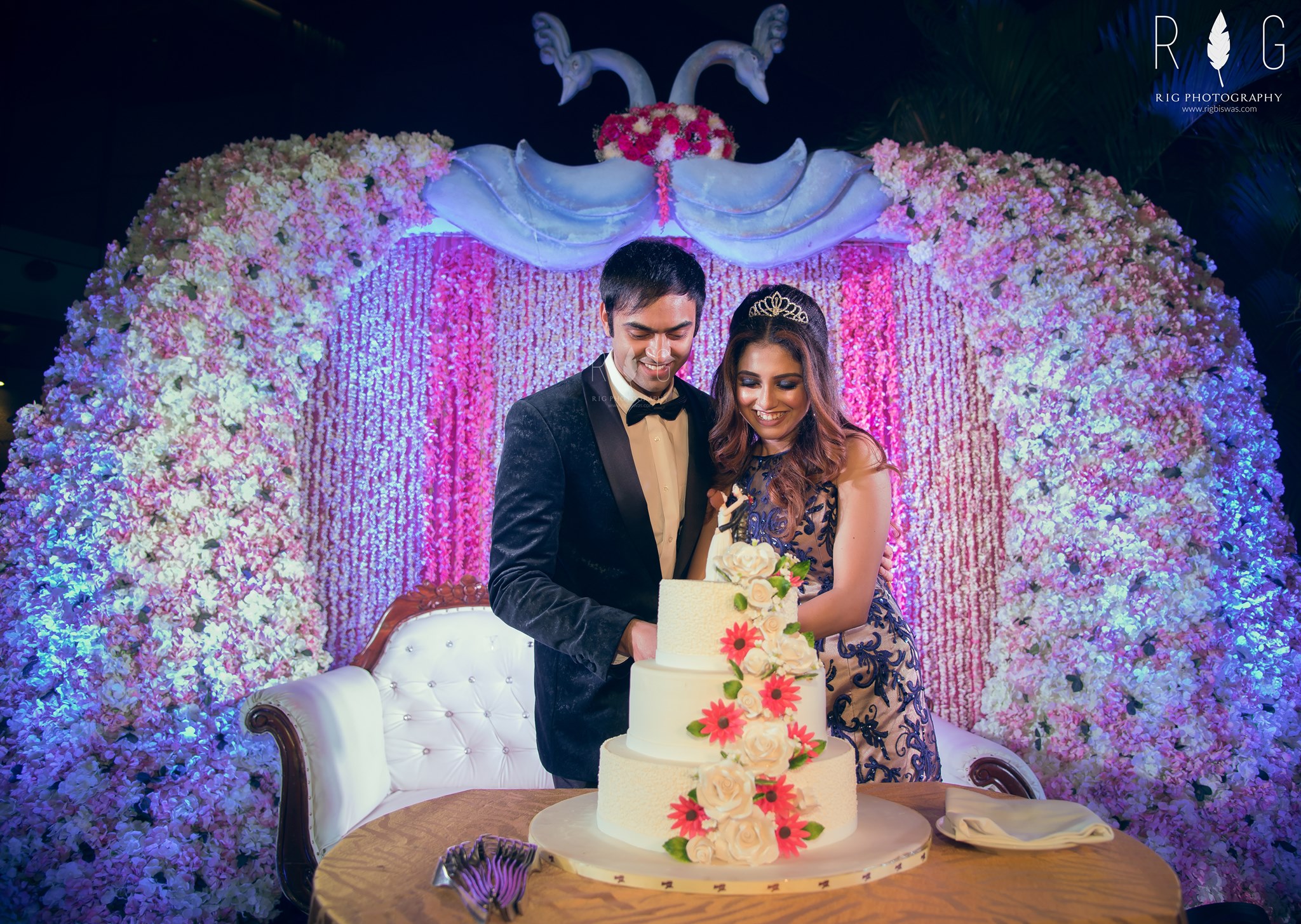 Gorgeous Wedding & Engagement Cakes in Gurgaon,Delhi | TheBakers