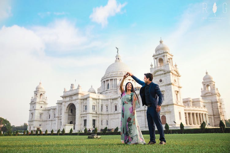 beautiful couple photoshoot ideas