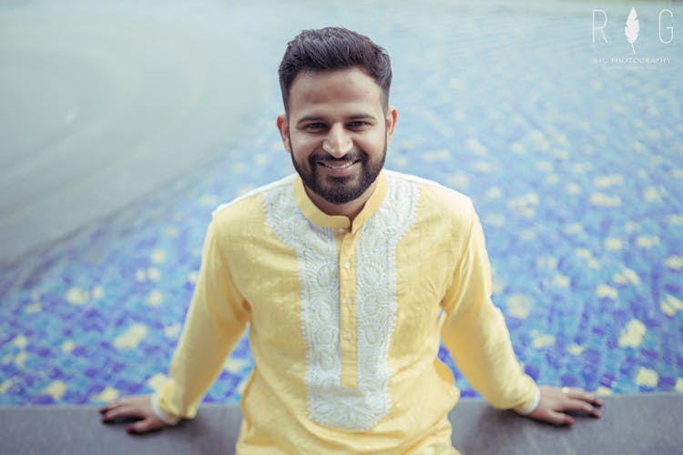 best haldi poses for groom