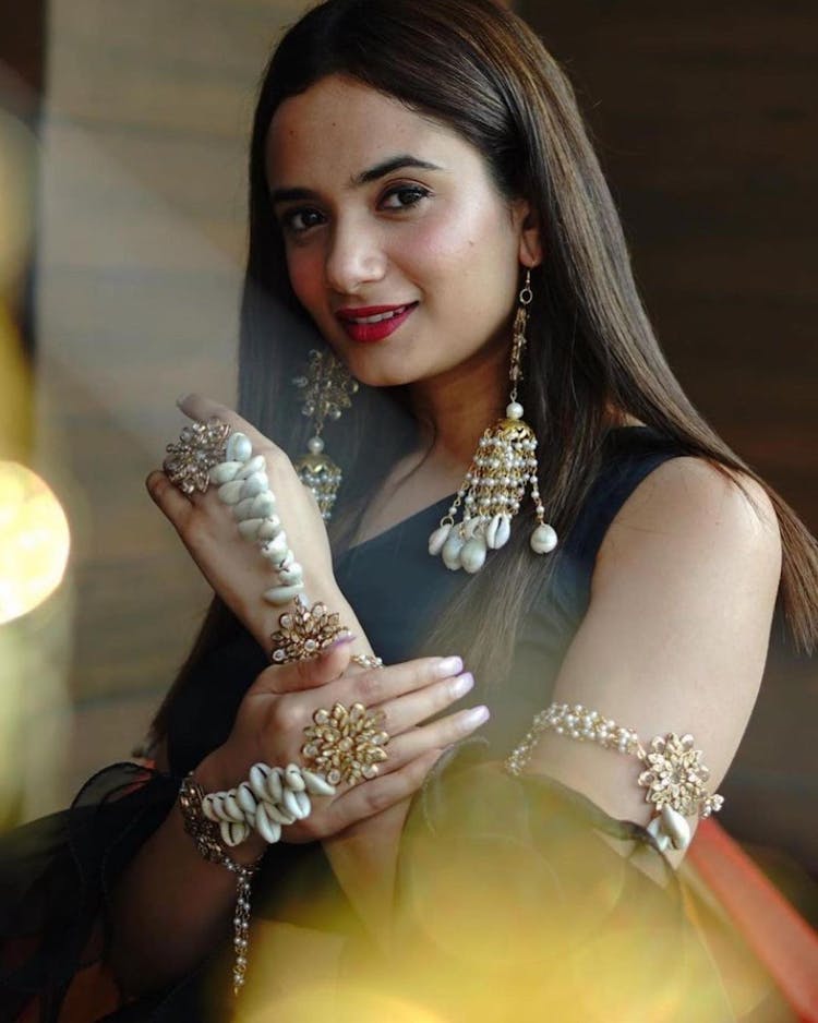latest jewellery collection for mehndi ceremony