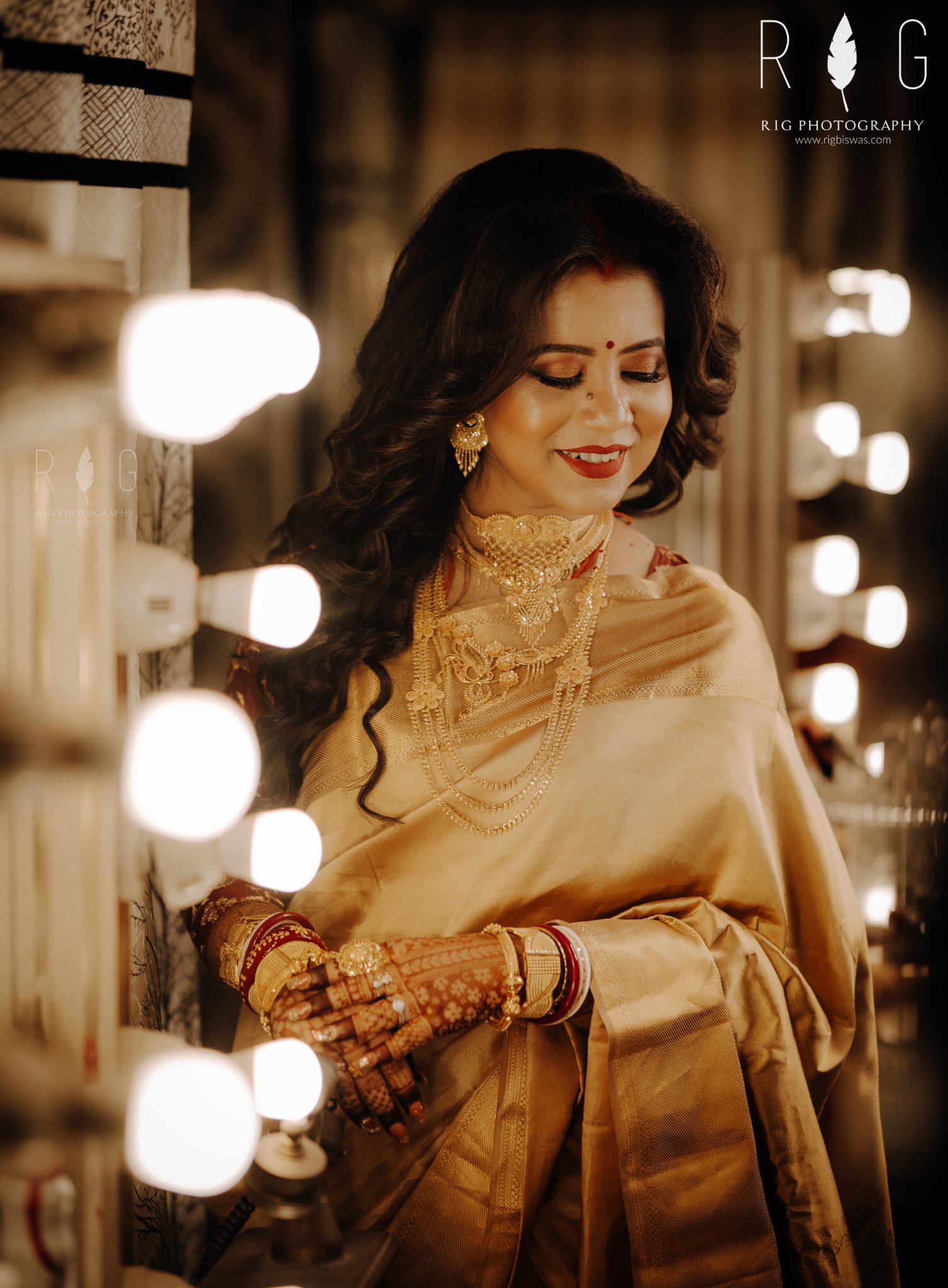 Jannat Zubair Rahmani dazzles in golden saree, fans fall in love | IWMBuzz