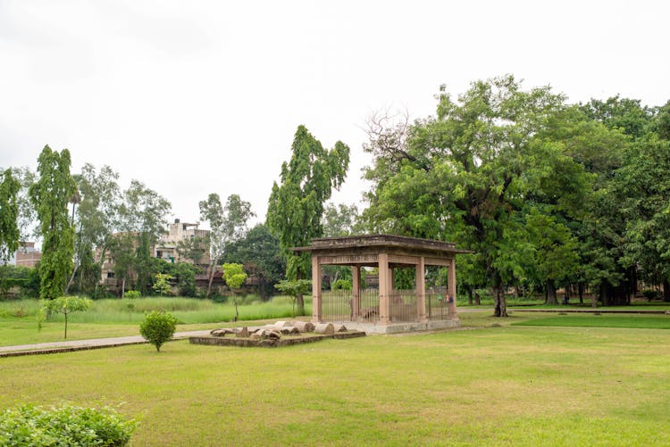 couple-friendly places for pre-wedding shoot in patna