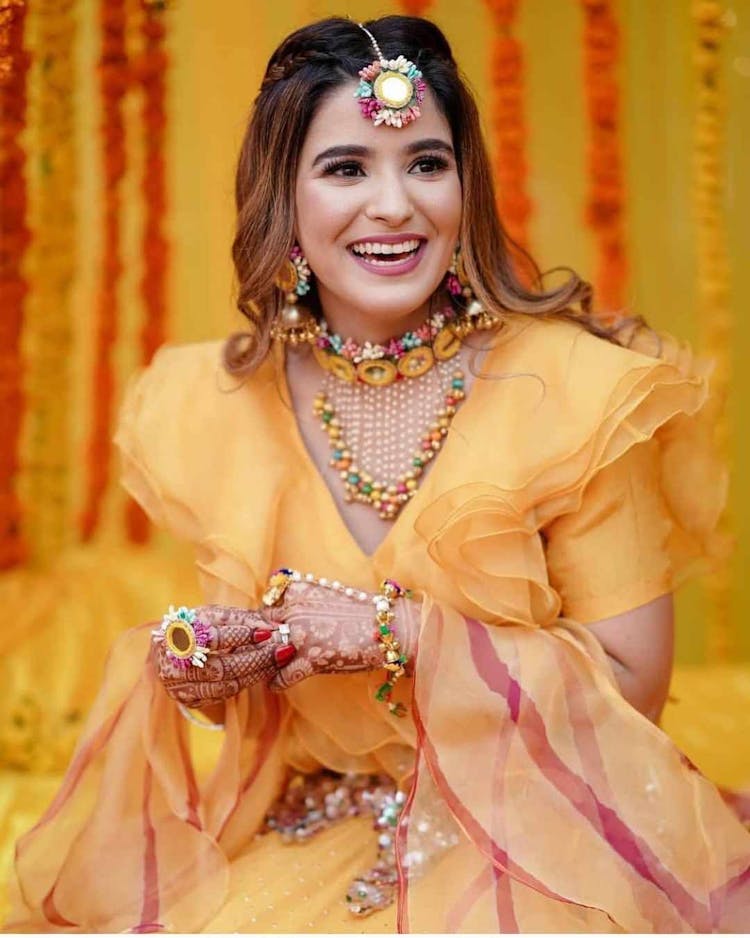 trendy mehendi ceremony jewellery