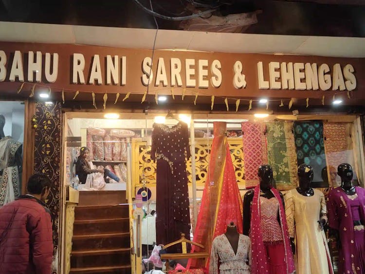 Popular bridal outfit store in Patna