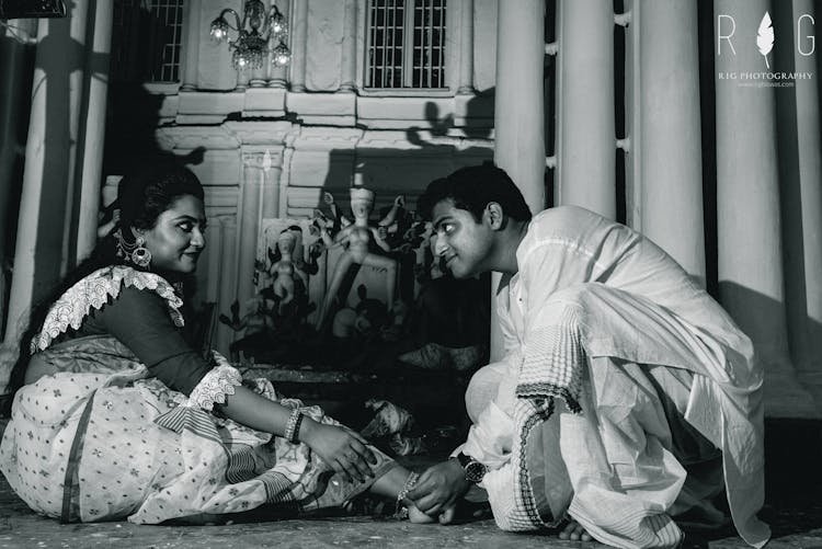 indoor pre-wedding photoshoot ideas