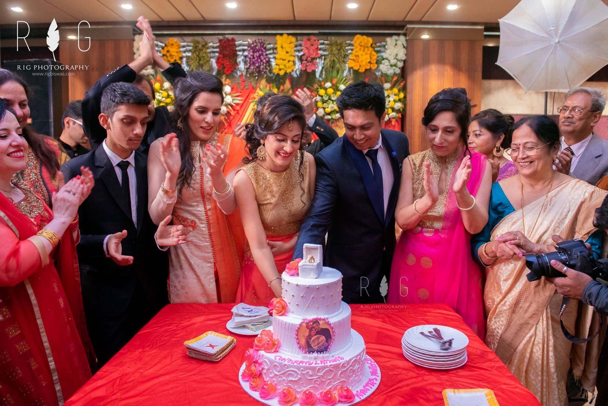Ring Exchange Wedding Cake | Same Day Cake Delivery | Winni | Winni.in