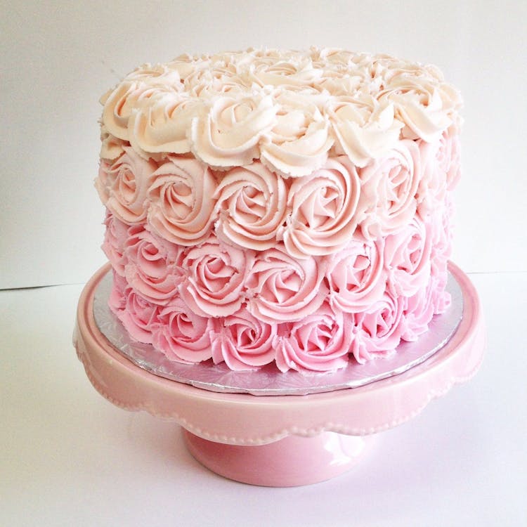 roses engagement cake designs
