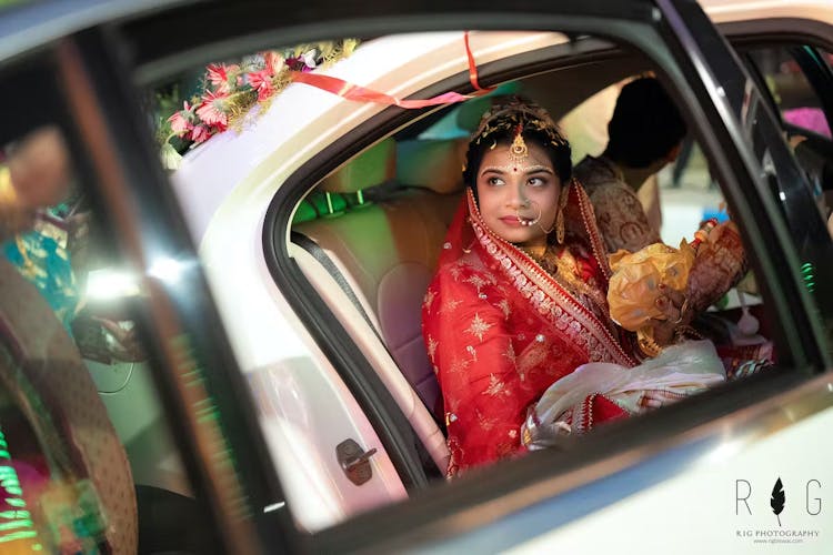 Bride is set for vidaai from her parent's home