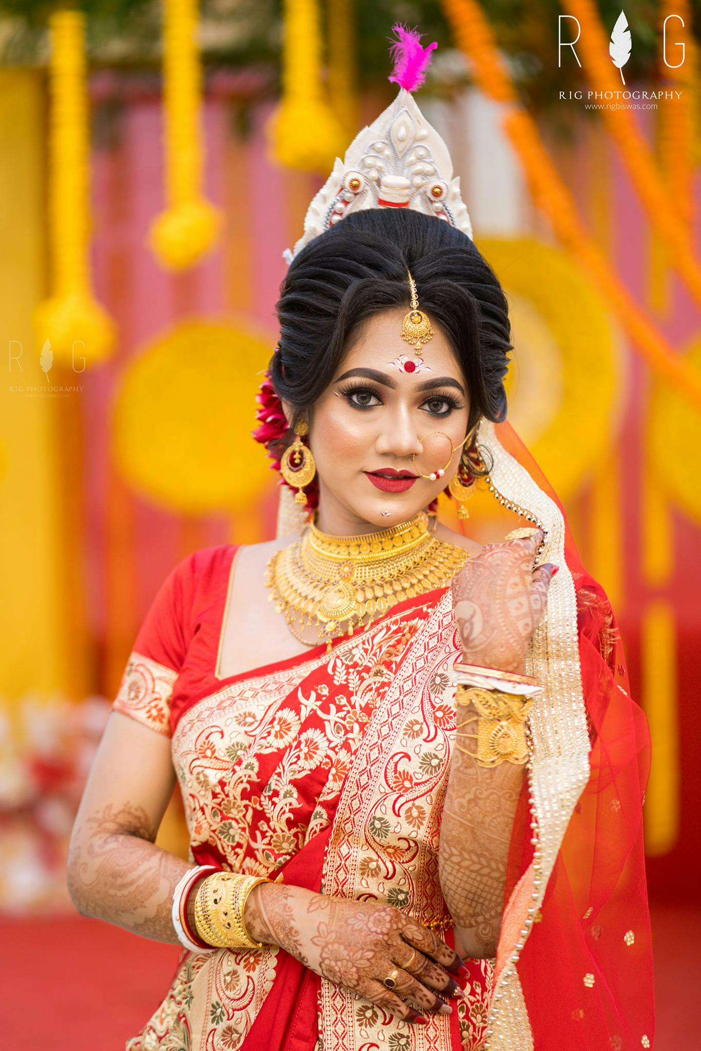 Latest Bindi Design Ideas For Bengali Bride