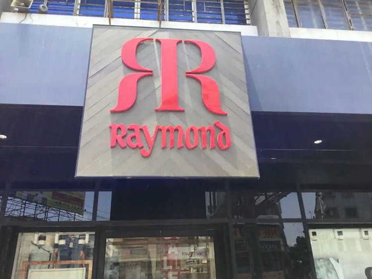 Best men outfit store in Patna