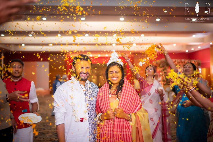 popular haldi poses for couples